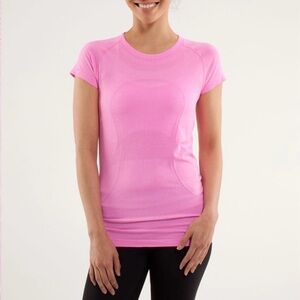 Lululemon Run Swiftly Tech Short Sleeve in Raspberry Glo‎ Light
